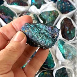 R� Chalcopyrit | P�fuglesten | M�l 4 - 5 cm