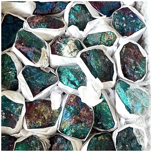 R� Chalcopyrit | P�fuglesten | M�l 4 - 5 cm