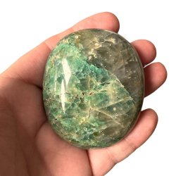 Meget smuk grn chrysocolla hndsten  unik palmstone p 6,5 x 5,5 x 2,7 cm