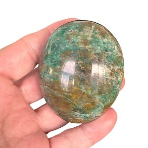Meget smuk grn chrysocolla hndsten  unik palmstone p 6,2 x 5,2 x 3,6 cm