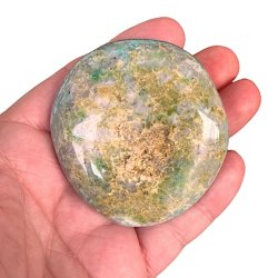 Meget smuk grn chrysocolla hndsten  unik palmstone p 6,2 x 5,3 x 2,5 cm