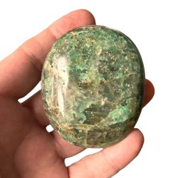 Meget smuk grn chrysocolla hndsten  unik palmstone p 6,5 x 5,5 x 2,7 cm