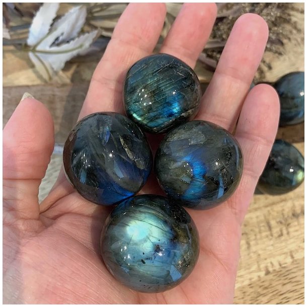 Labradorit lommesten, runde, Ml 2,5 - 3 cm