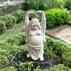 Den glade buddha figur i knust sten og resin, Ml 16 cm 