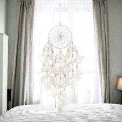 Hndlavet drmmefanger med capizskaller og fjer - 14 x 60 cm, for en beroligende atmosfre