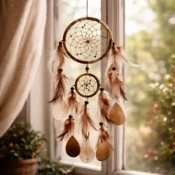 H�ndlavet dr�mmefanger med capiz skaller � fjer &amp; natur 50 cm