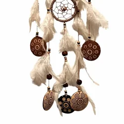 H�ndlavet dr�mmefanger 50 cm � ring �12 cm � naturfarver med bast og fjer