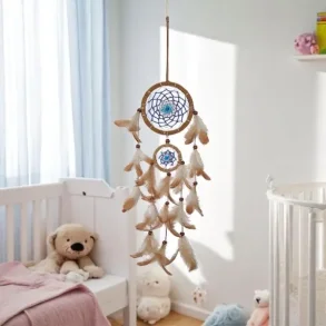 H�ndlavet dr�mmefanger i lilla og turkis med natur ruskind - 12 cm i diameter og 55 cm lang