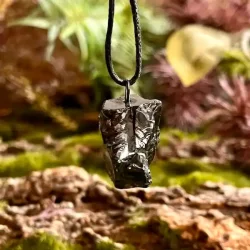 Elite Shungit Vedhng  2,6 x 1,7 cm med Vokset Sort Snre