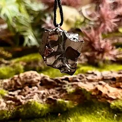 Elite Shungit Vedhng  3,1 x 2,2 cm med Vokset Sort Snre