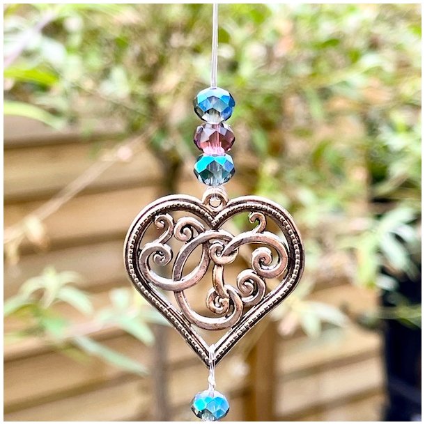 Feng Shui hjertehanger med glasprismer 40 cm  harmoni, krlighed og lys i hjemmet