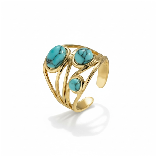 Forgyldt justerbar ring med tre bl� howlit-sten i elegant organisk design