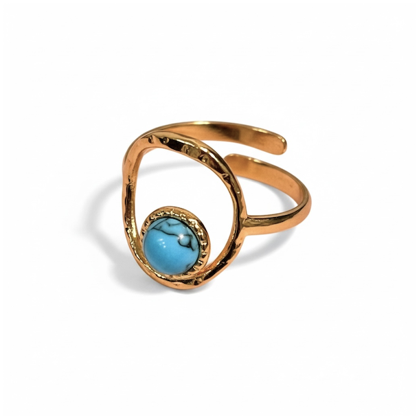 Forgyldt justerbar ring i st�l med rund bl� howlit og organisk cirkeldesign