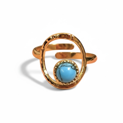 Forgyldt justerbar ring i st�l med rund bl� howlit og organisk cirkeldesign