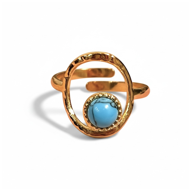 Forgyldt justerbar ring i st�l med rund bl� howlit og organisk cirkeldesign