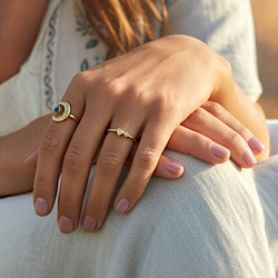 Forgyldt Ring med Hjerte og Rhinsten  Sjlens Lys