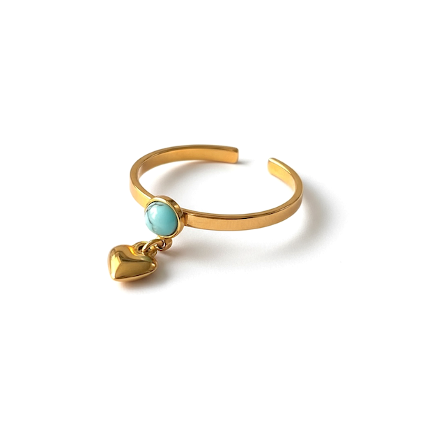 Smuk forgyldt st�lring med bl� howlit og hjerte � justerbar spirituel ring