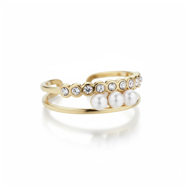 Smuk forgyldt st�lring med kunstperler og rhinsten � justerbar feminin ring