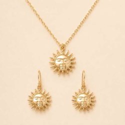 Guldfarvet smykkes�t med sol | Halsk�de &amp; �reringe