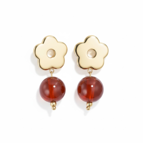 Forgyldte �restikker med blomstermotiv og varme orange resinperler