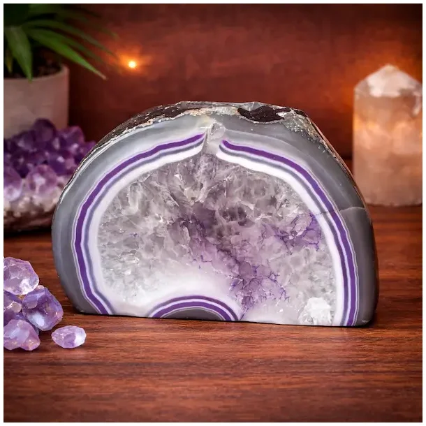 Lilla agat lysestage � unik fyrfadsstage i krystal med ro &amp; dybde