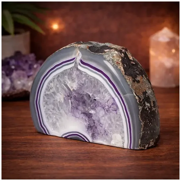 Lilla agat lysestage � unik fyrfadsstage i krystal med ro &amp; dybde