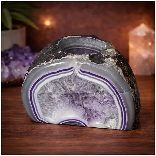 Lilla agat lysestage � unik fyrfadsstage i krystal med ro &amp; dybde