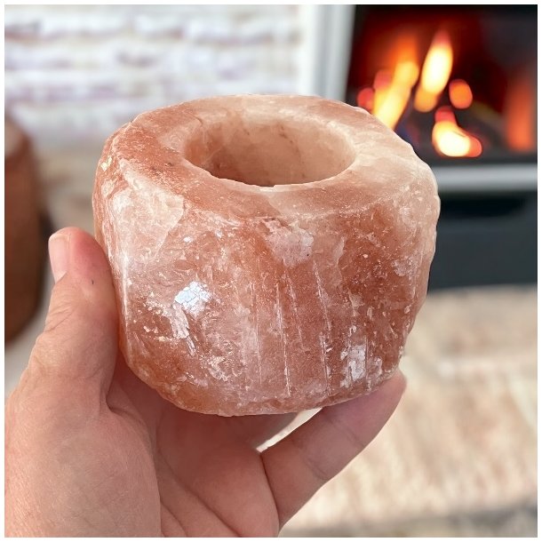 Himalaya salt krystal fyrfadsstager 7-9 cm � unik h�ndlavet belysning og ren atmosf�re