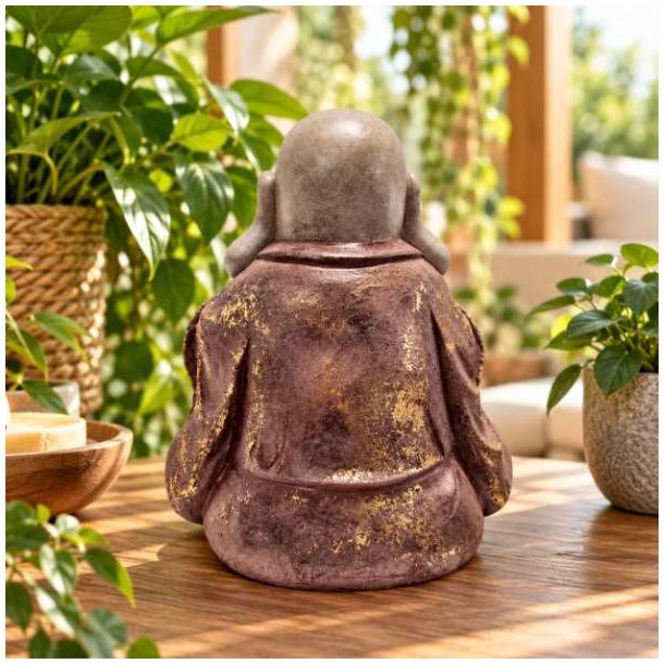 Bagside af Glad Buddha figur set bagfra med antik brun dragt og gyldne detaljer.