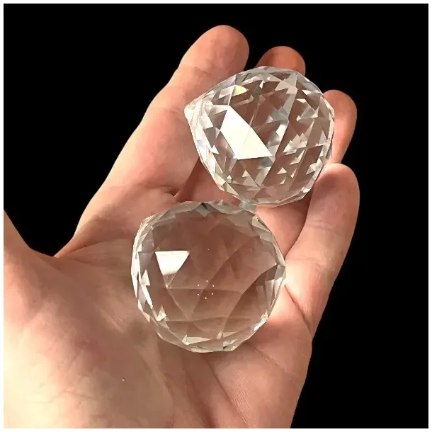 Facetslebet regnbuekrystal i glas 4 cm � feng shui solfanger til vindue