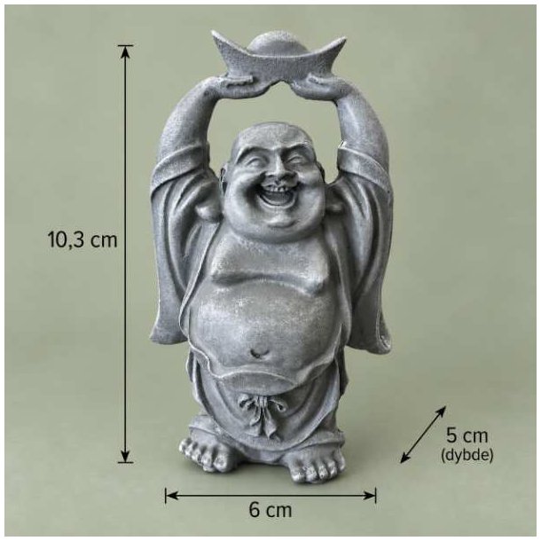 Grinende Buddha figur med indtegnede produktm�l, der viser en h�jde p� 10,3 cm, en bredde p� 6 cm og en dybde p� 5 cm.