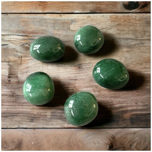 Gr�n aventurin ovale lommesten,  M�l imellem 3 - 4 cm