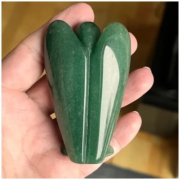 Gr�n aventurin engel 7,5 cm i ekstra fin kvalitet � one of a kind krystalengel