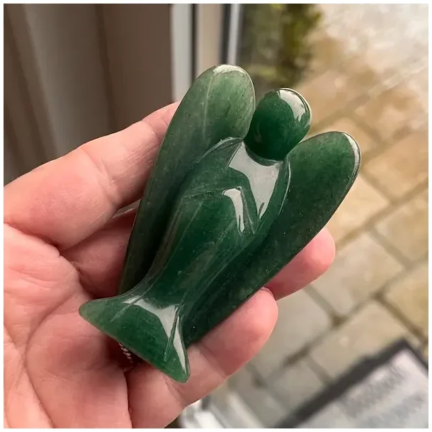 Gr�n aventurin engel 7,5 cm i ekstra fin kvalitet � one of a kind krystalengel