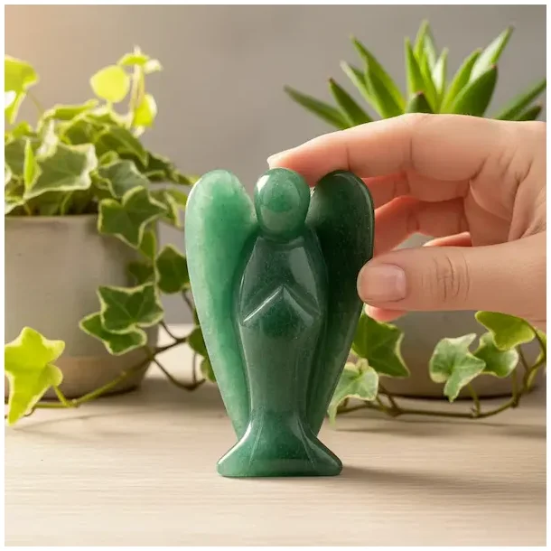 Gr�n aventurin engel 7,5 cm i ekstra fin kvalitet � one of a kind krystalengel