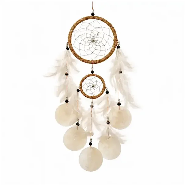 H�ndlavet dr�mmefanger med capiz skaller � boho &amp; natur 50 cm