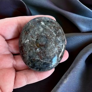 Yooperlite h�ndsten UNIKA | fluorescerende | M�l  6 x 5 cm