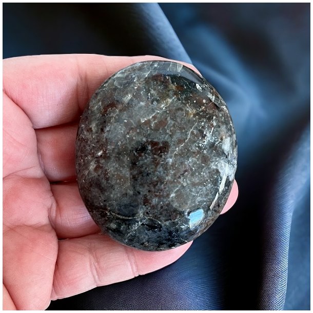 Yooperlite hndsten UNIKA | fluorescerende | Ml  6 x 5 cm