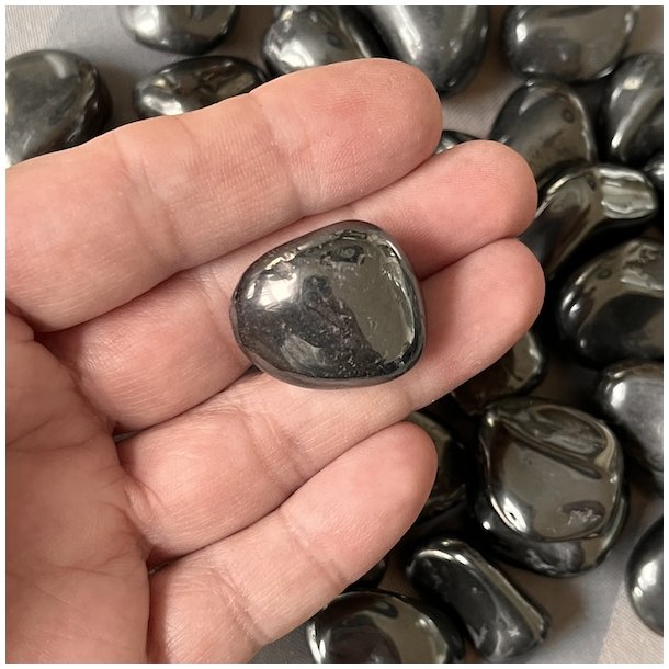 Hmatit | lommesten | Ml 2 - 3 cm (M)