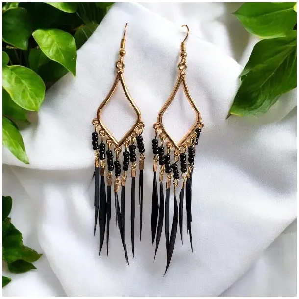 Smukke hndlavede spirituelle boheme reringe med gte sorte fjer og perler, ml 10 cm