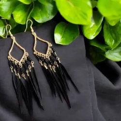 Smukke hndlavede spirituelle boheme reringe med gte sorte fjer og perler, ml 10 cm