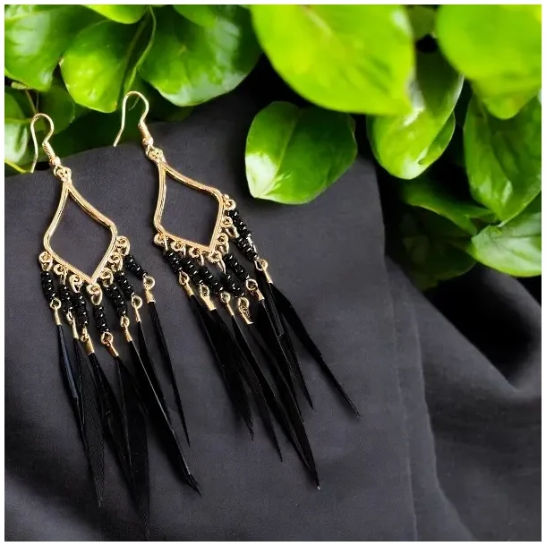 Smukke hndlavede spirituelle boheme reringe med gte sorte fjer og perler, ml 10 cm