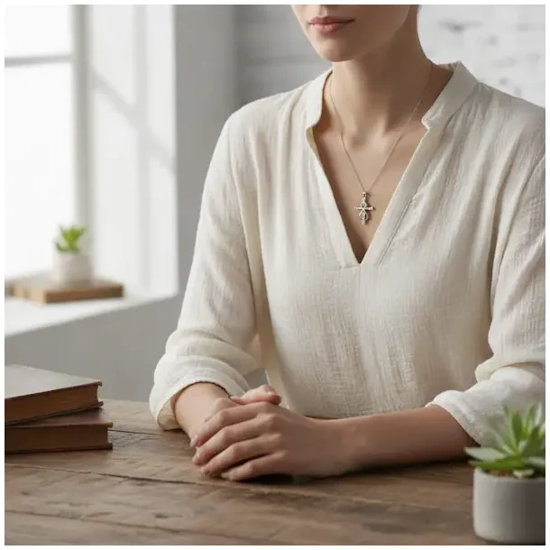 Kors halsk�de med infinity symbol rustfrit st�l 45 cm 2x3,5 cm