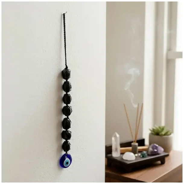 Hanger med tyrkisk �je og Shungit � rensende energi og st�rk spirituel beskyttelse