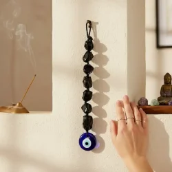 Hanger med tyrkisk �je og Sort Obsidian � kraftfuld beskyttelse og jordforbindelse