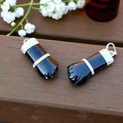 Hndlavet Higa vedhng i sort Turmalin 3,2 x 1,7 cm  beskyttende smykke