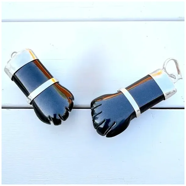 Hndlavet Higa vedhng i sort Turmalin 3,2 x 1,7 cm  beskyttende smykke