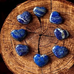 Smukke Hjerter i Lapis Lazuli � Str�lende Visdom 30 - 35 mm