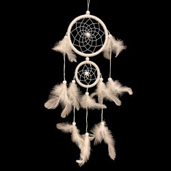 Elegant hvid drmmefanger med gte fjer og perler, totallngde 55 cm