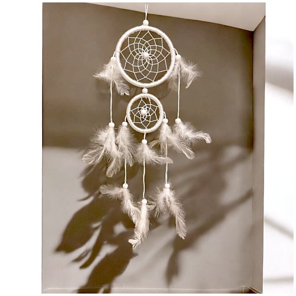 Elegant hvid drmmefanger med gte fjer og perler, totallngde 55 cm